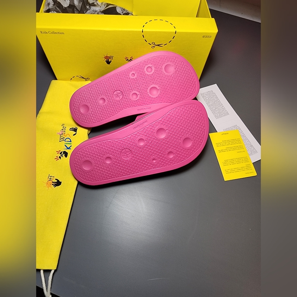 Off-White Kids Pool Slide Fuchsia Yellow Script Logo - Picture 5 of 12